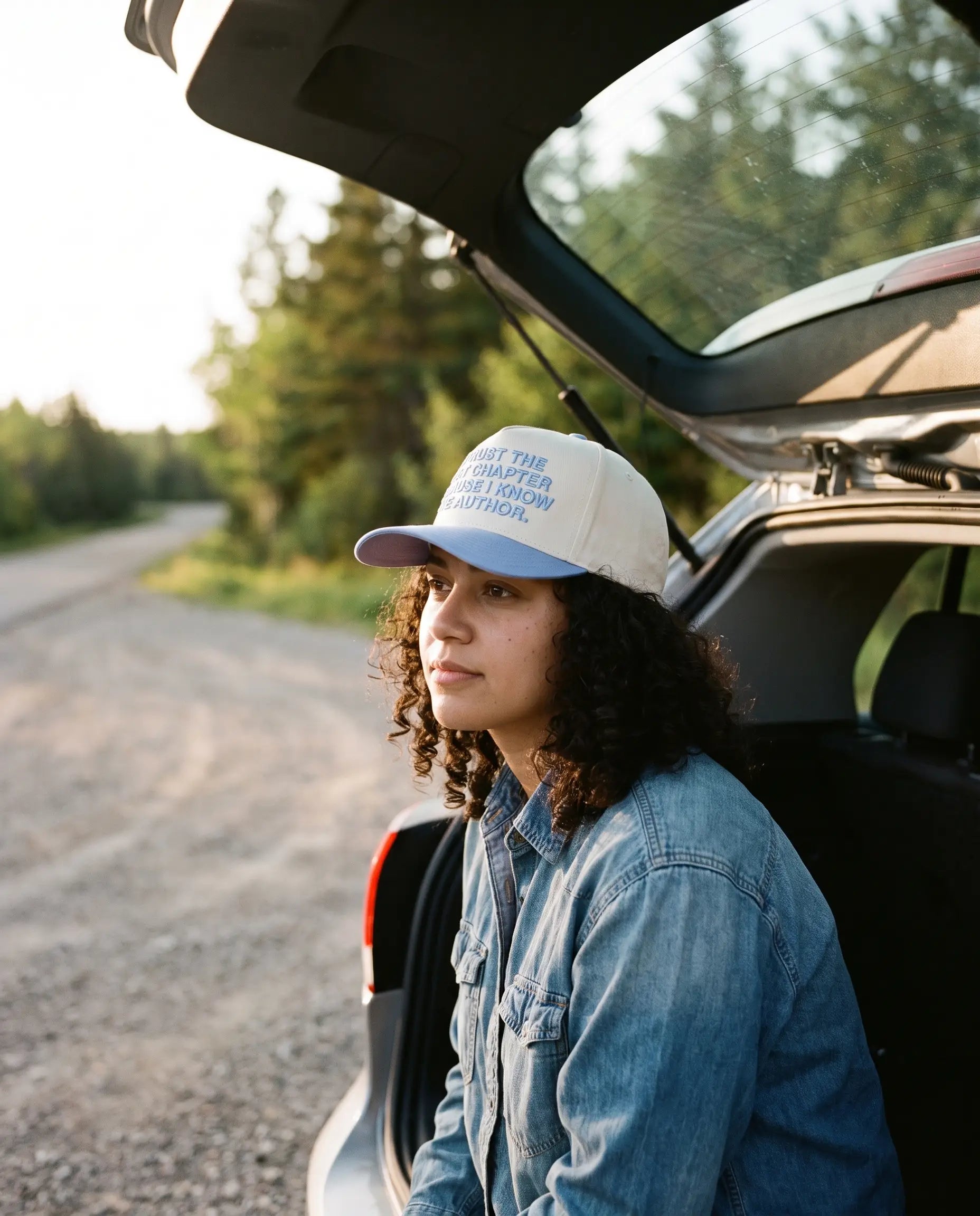 Model wearing the I Know The Author Hat, Periwinkle